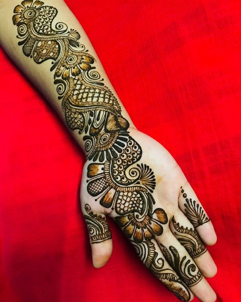 Stylish back hand mehndi designs / Piche hath ki mehandi simple / हाथ में  मेहंदी का डिजाइन - YouTube