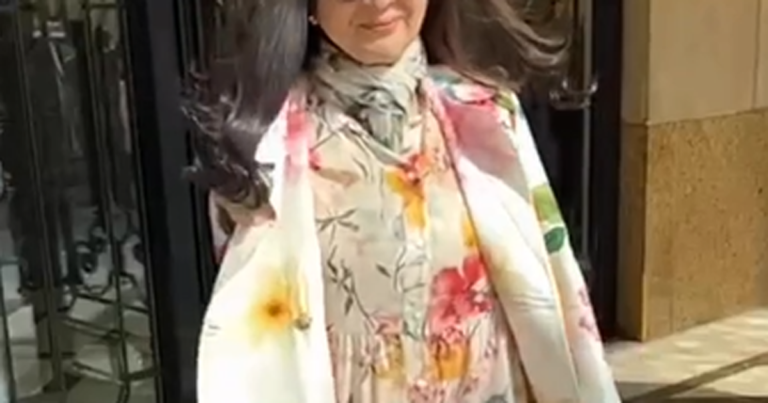 नीना गुप्ता : फ्लोरल ड्रेस में शेयर की विडियो, ओटीटी पर रिलीज़ हुयी संजय मिश्रा के साथ 'वध'-व्यूअर्स ने की तारीफ